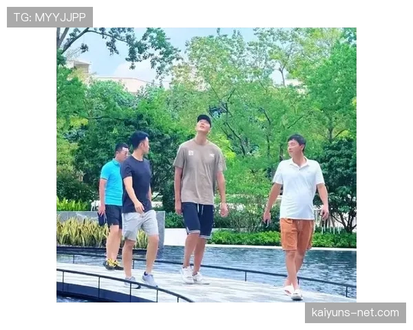 易建联家里冰箱塞满蛋白粉，邻居以为开健身房