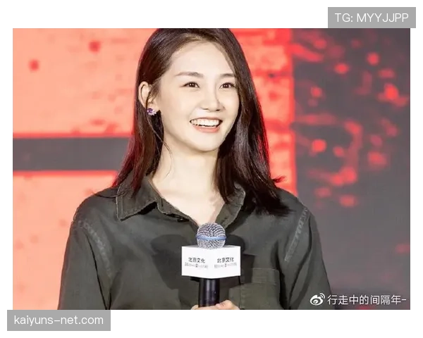 王燊超竟然穿着拖鞋上场？这阵容不是演电影吧！